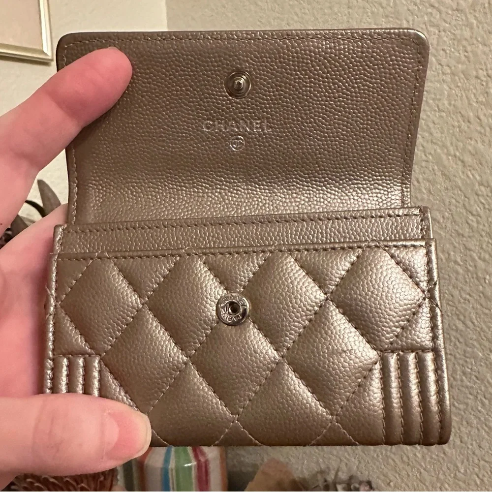 Authentic CHANEL Caviar Quilted Boy Flap Card holder Taupe Lambskin - Picture 4 of 9